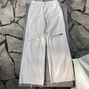 Stradivarius straight jean with rips